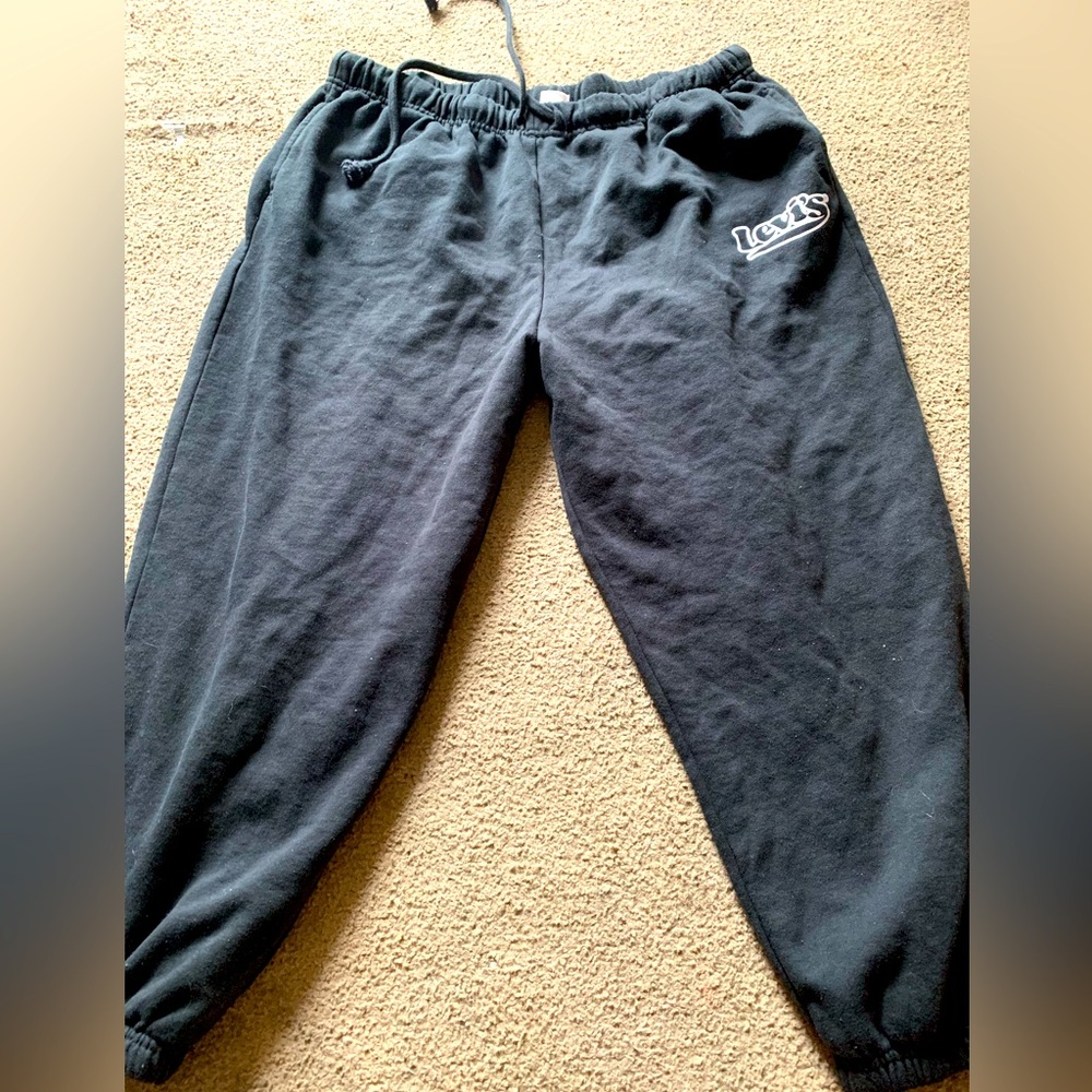 Levi’s sweats